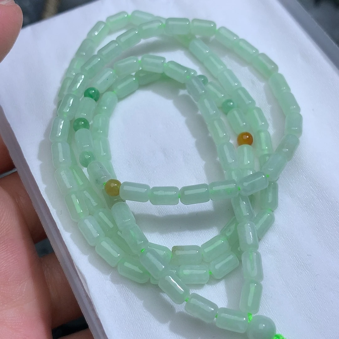 翡翠未镶嵌颈饰785。