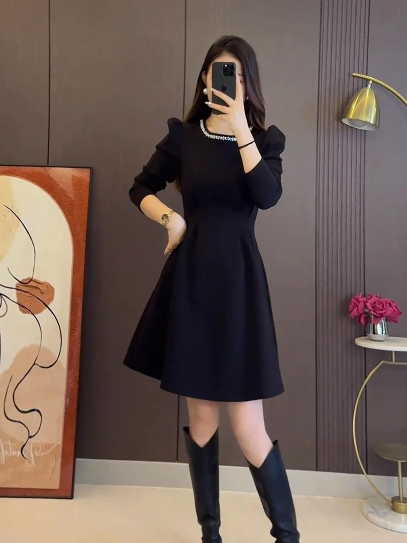 大码女装洋气法式千金风胖mm中长款收腰显瘦烫钻钉珠小黑裙连衣裙