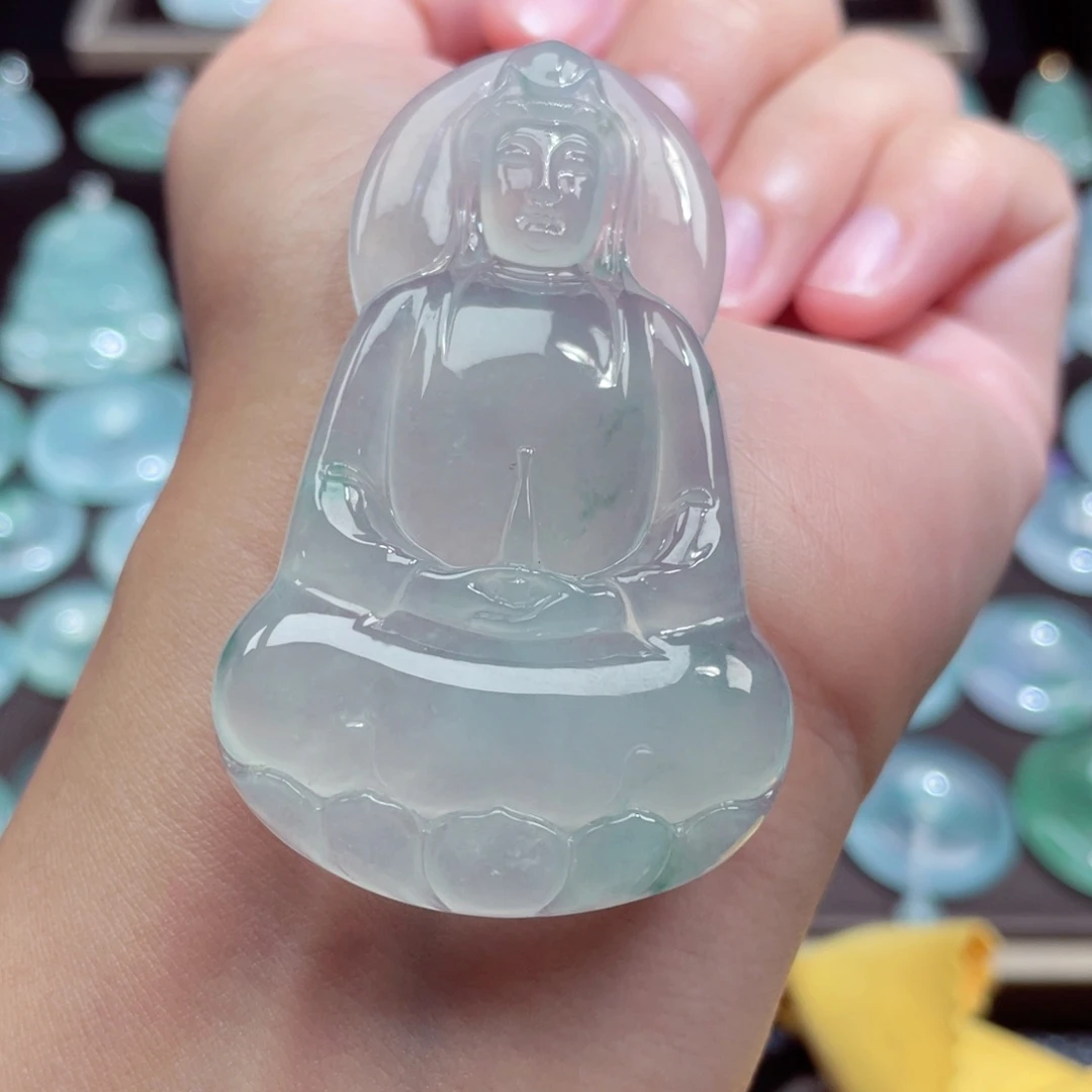 颈饰未镶嵌翡翠素衣观音