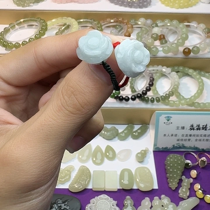 翡翠未镶嵌戒指为镶嵌翡翠