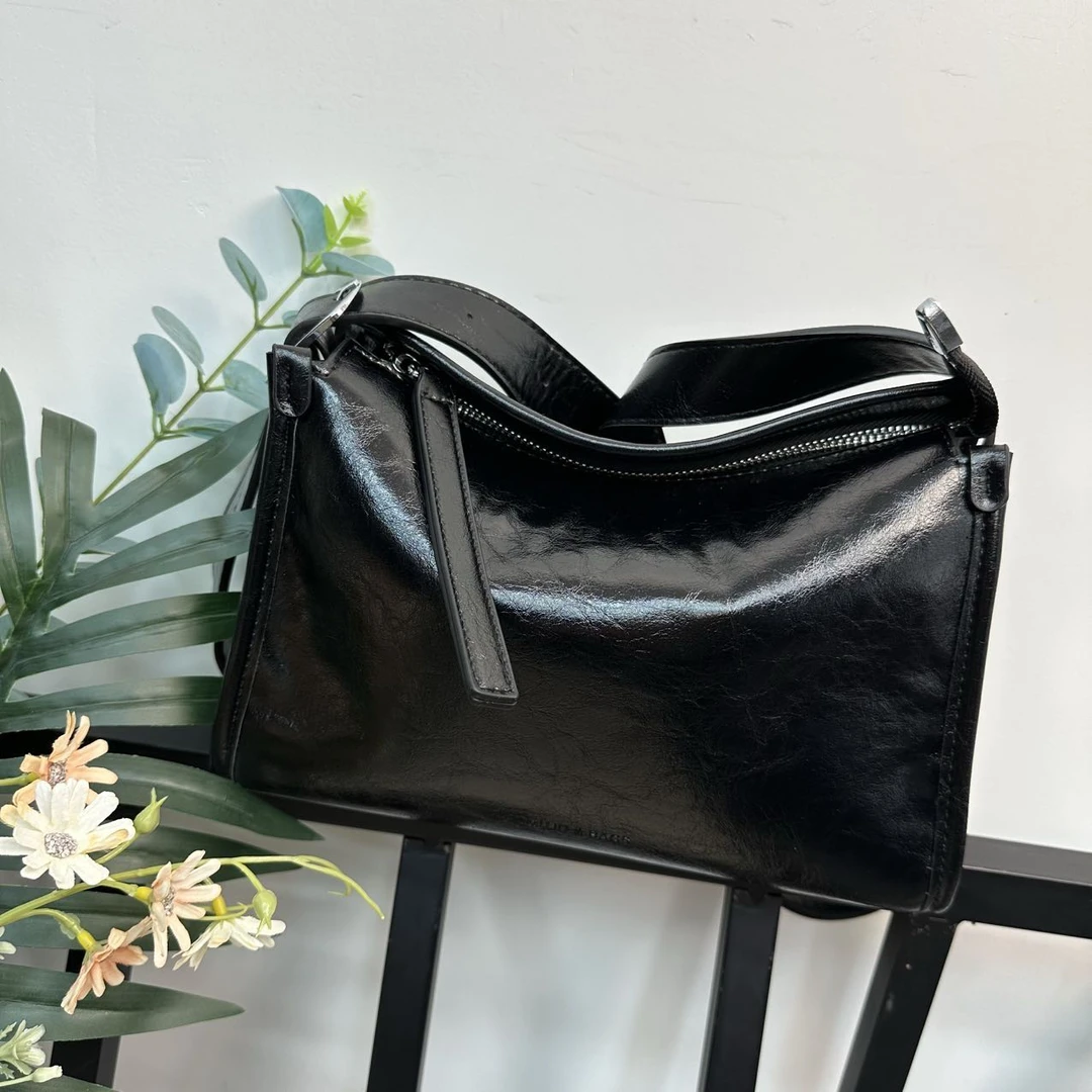 【新疆直发】9010小众设计轻奢女包高级感百搭气质斜挎包