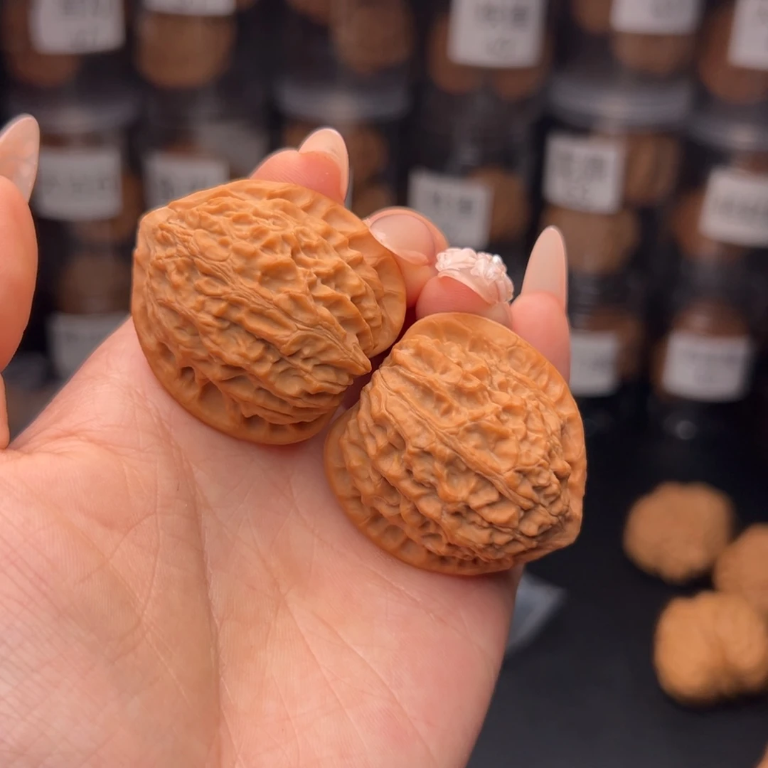 文玩核桃吊坠小*风金牛