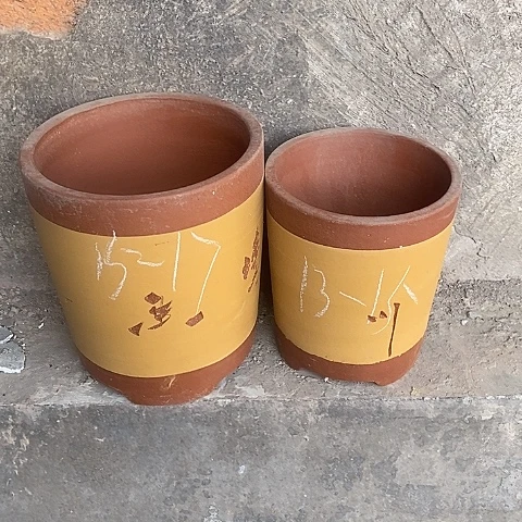 中国宜兴紫砂花盆,