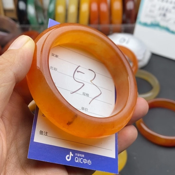 未镶嵌手镯石英质玉