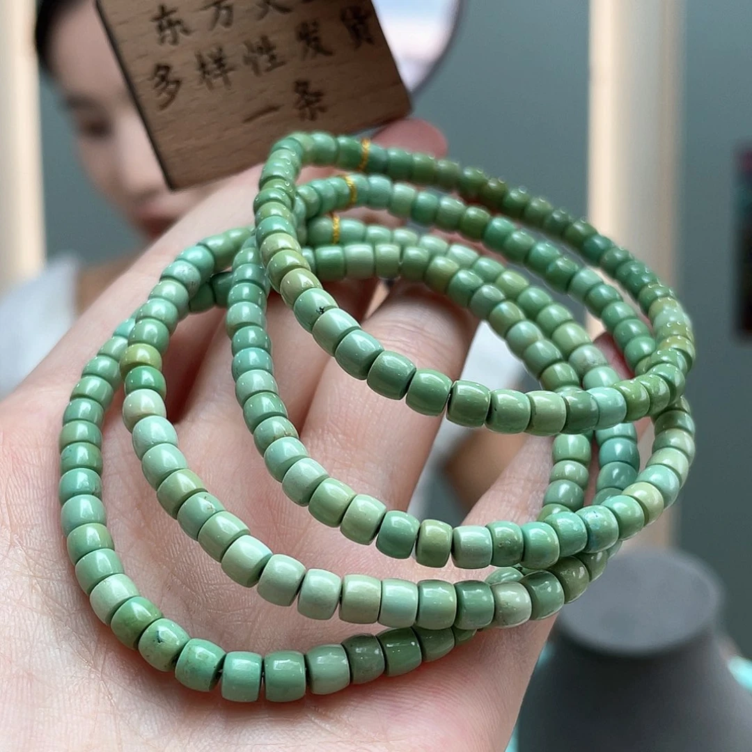 未镶嵌绿松石颈饰