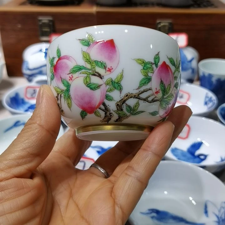 杯?****?玉泥胎粉彩桃杯