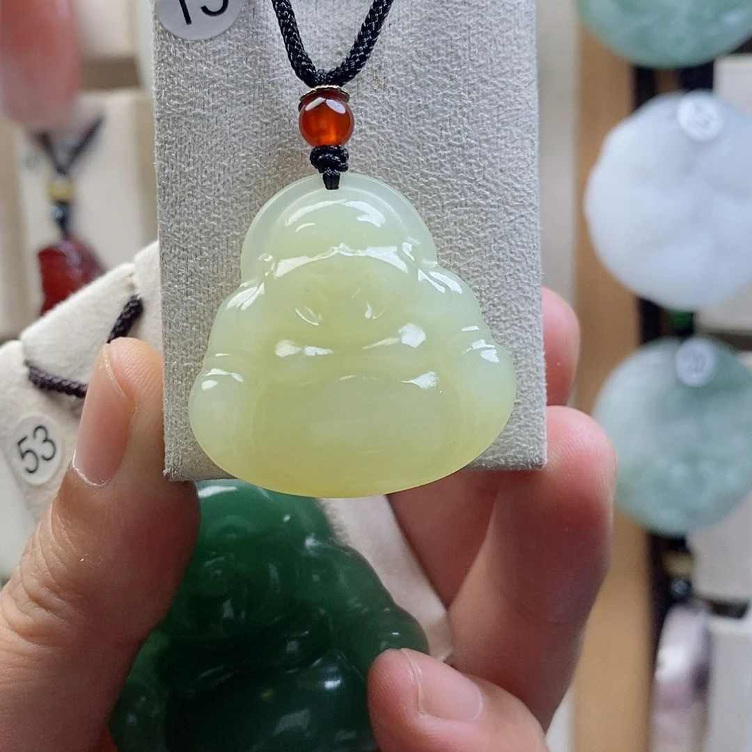 颈饰未镶嵌石英质玉