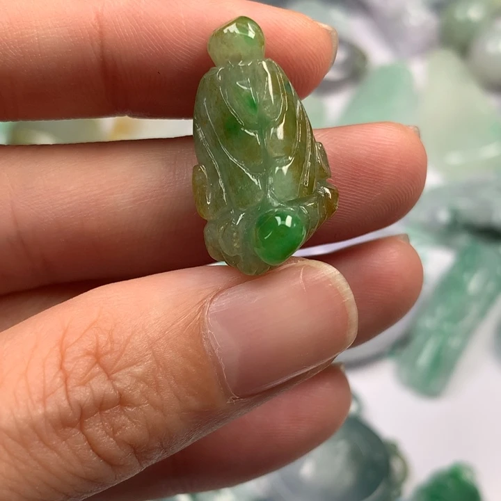 翡翠未镶嵌颈饰翡翠