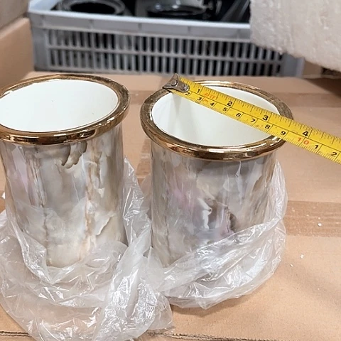 微瑕，不能明火，口径9高度10，2个大理石筷子筒