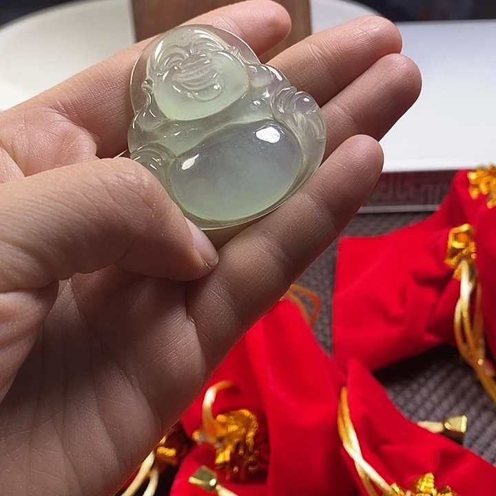 只买单纯的吊坠，没带链子，属的性质。