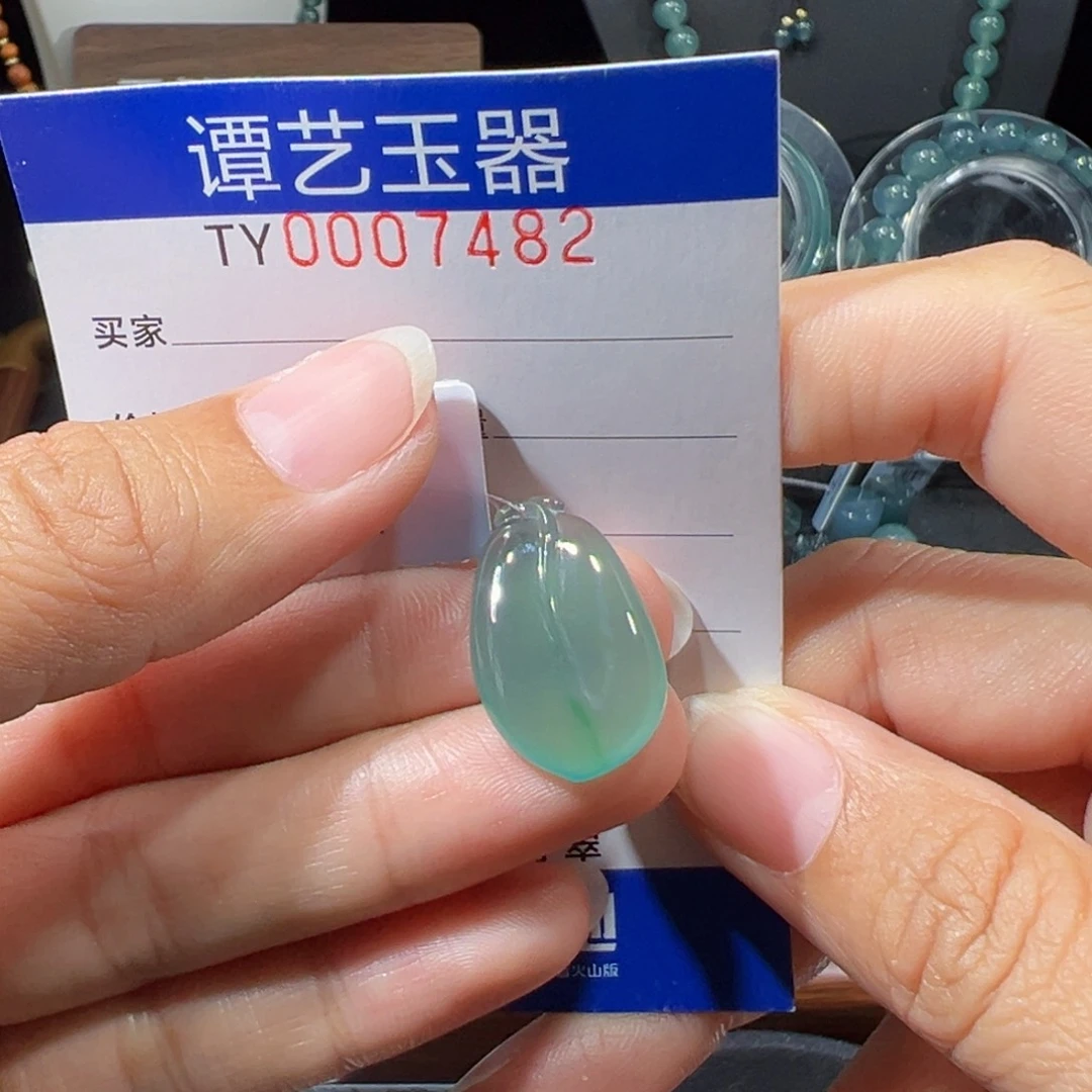 翡翠未镶嵌颈饰7482