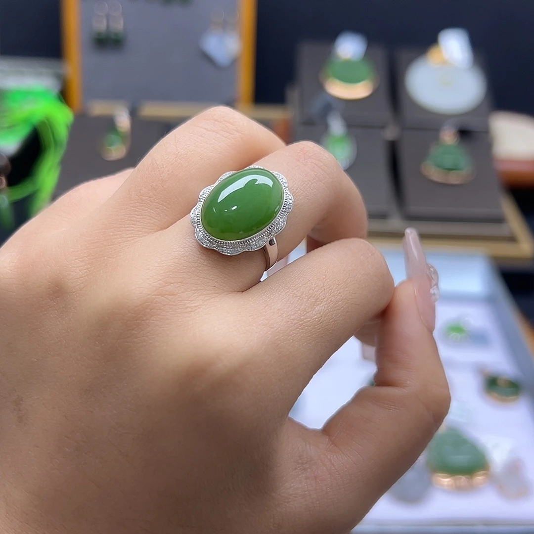 和田玉18K金镶嵌戒指