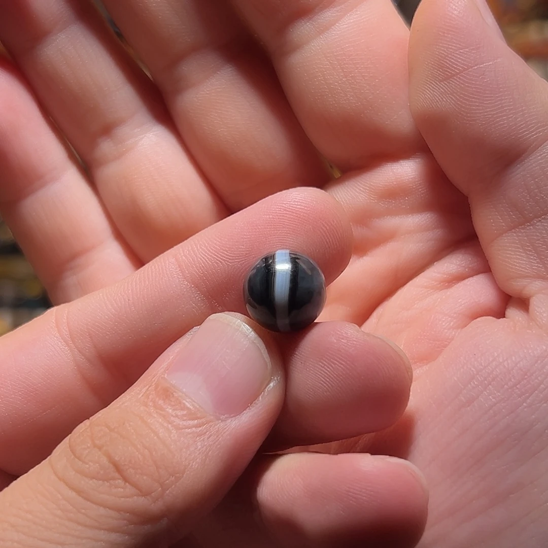 见***。玛瑙/玉髓未镶嵌珠宝奇石