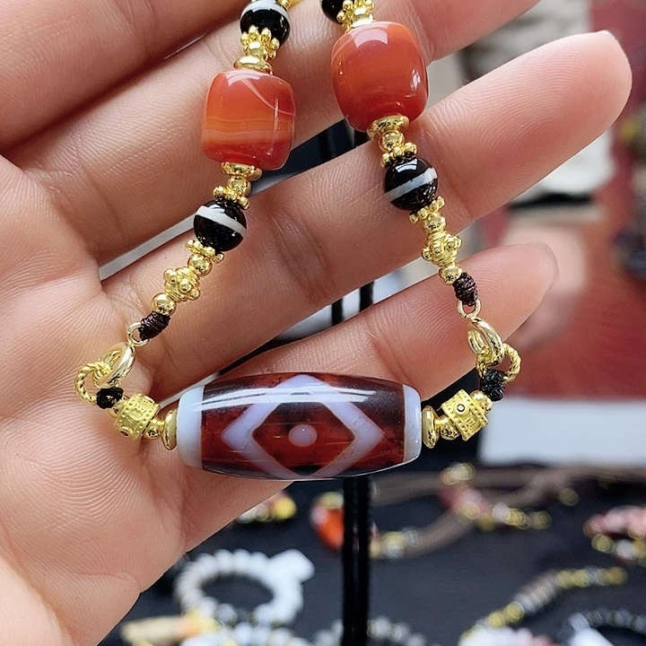 玛瑙/玉髓合金颈饰