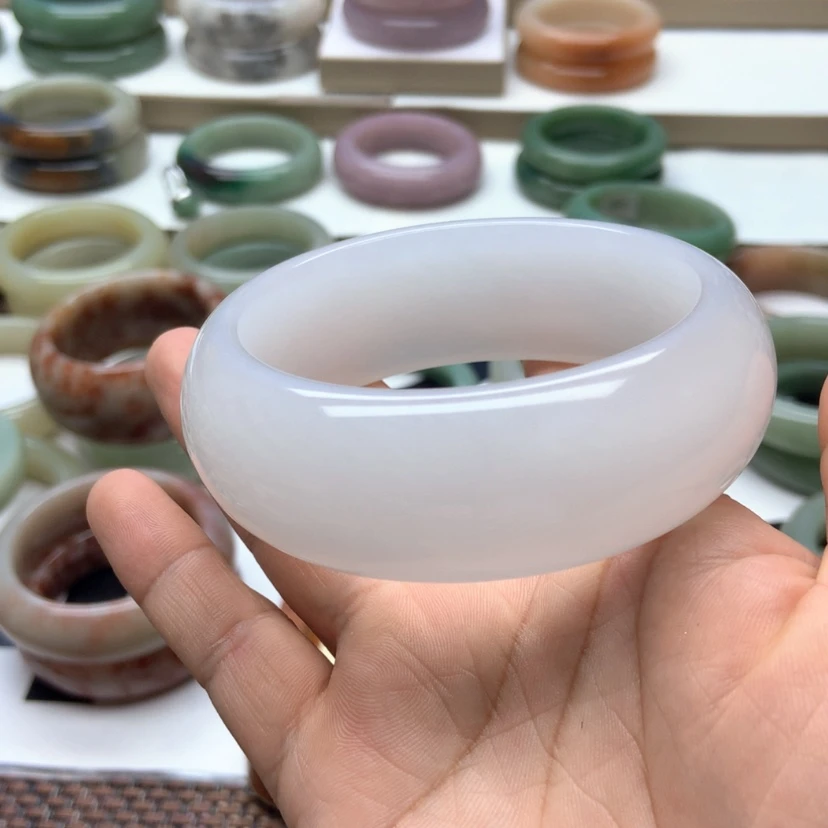 【闪购商品】石英质玉手镯未镶嵌