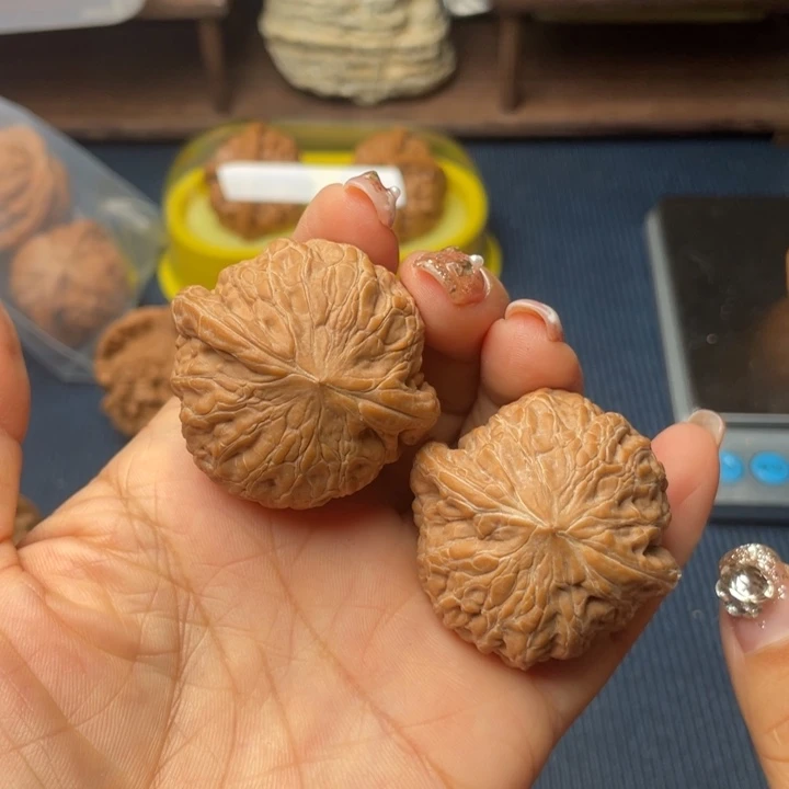 张***帅核桃40铁锤888888