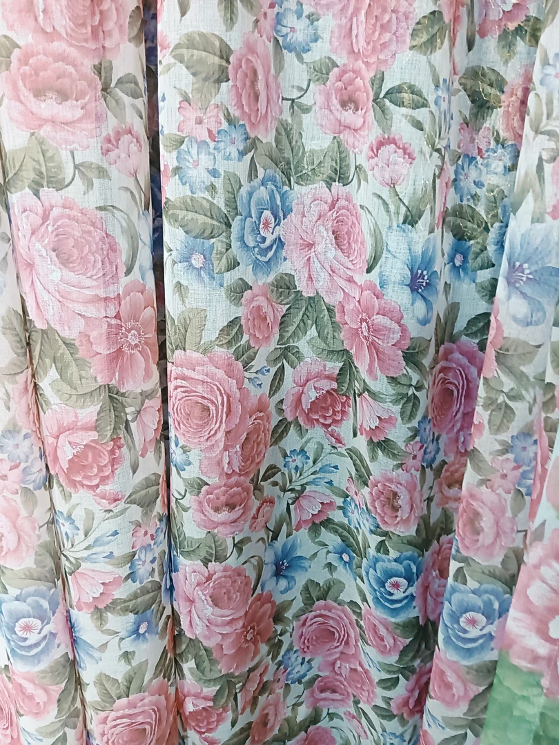 00650成品窗纱宽6米，高2.7米，挂钩款，对开发货主卧飘窗窗纱