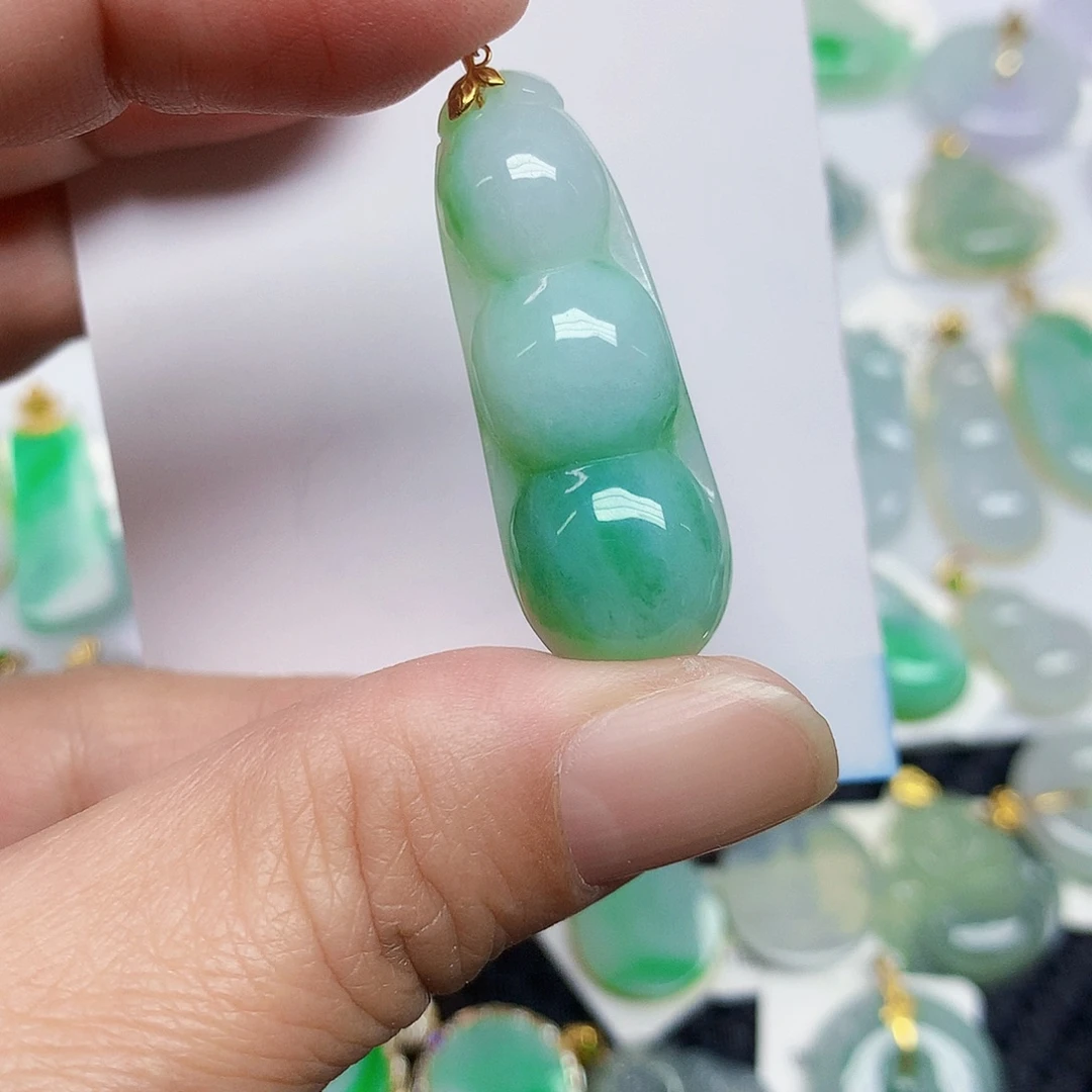 翡翠18K金镶嵌颈饰3456788