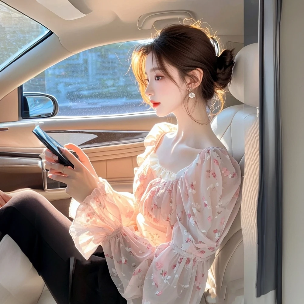 设计感粉色碎花上衣2025夏季欧货爆款独特超好看内搭显瘦法式衬衣