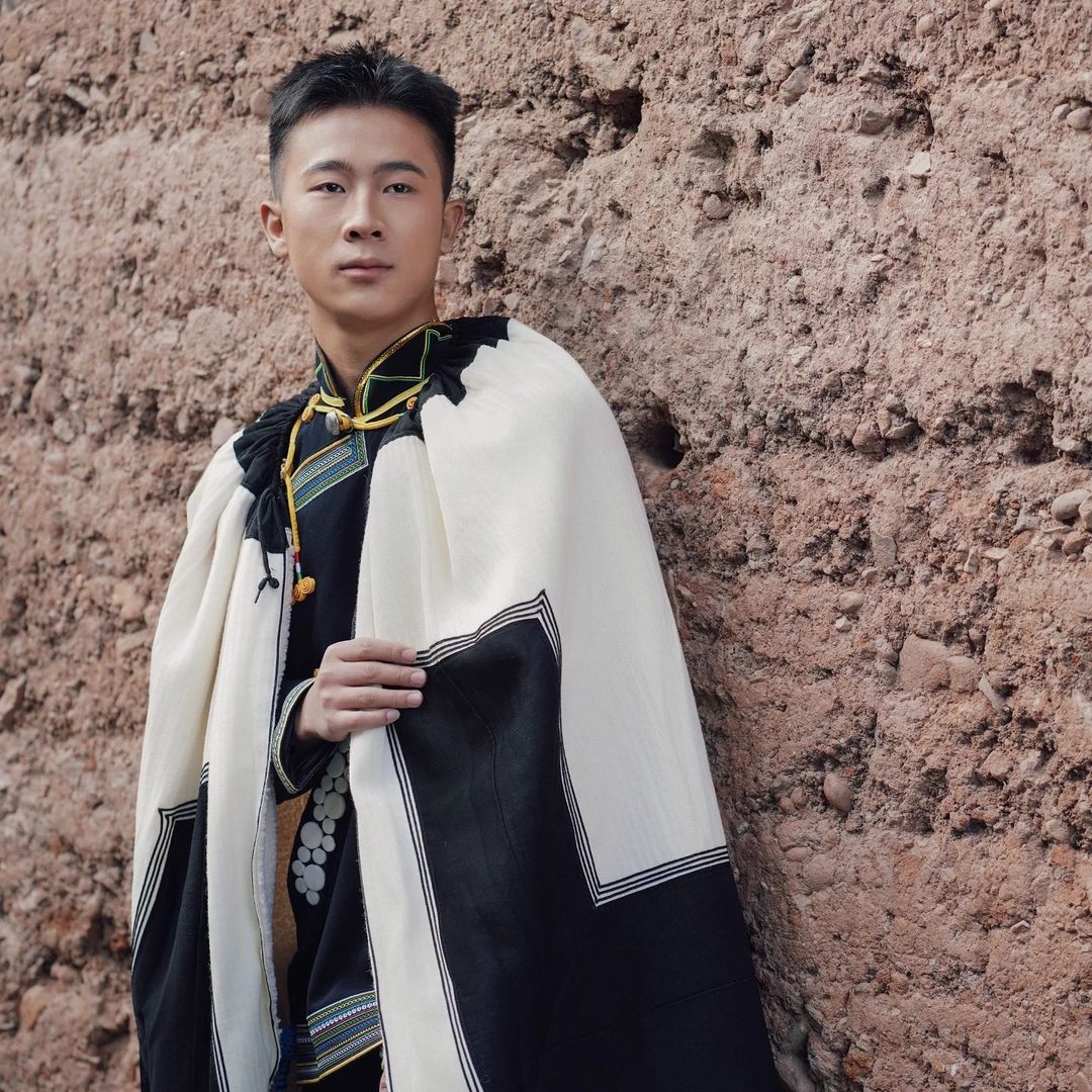 [白色无穗瓦拉]大凉山彝族日诺纯羊毛瓦拉