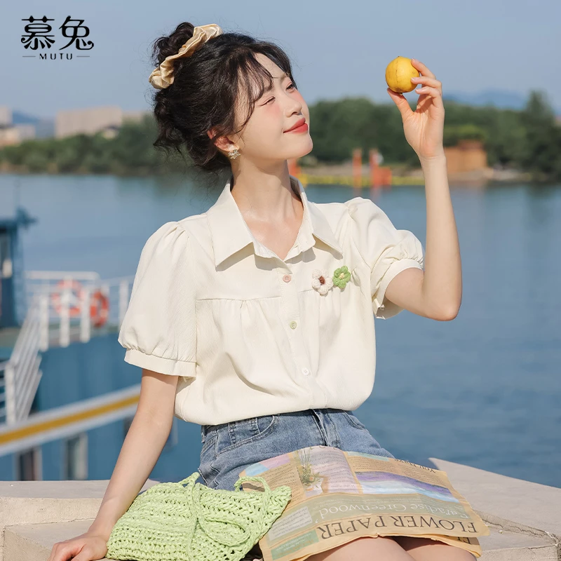 慕兔小清新减龄泡泡袖衬衫女2025夏季新款立体花朵设计感小众上衣