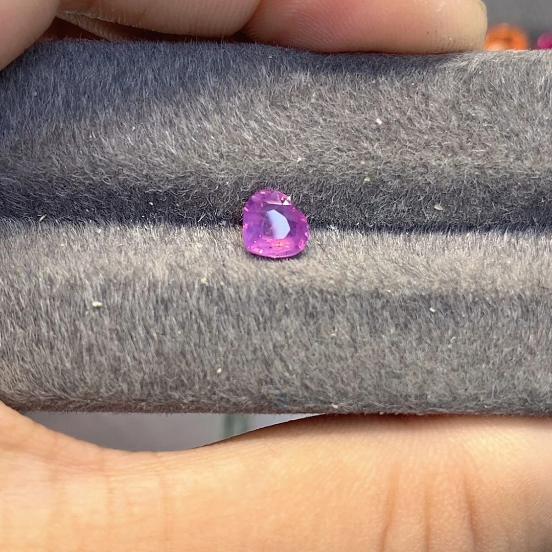 蓝宝石裸石彩色蓝宝石