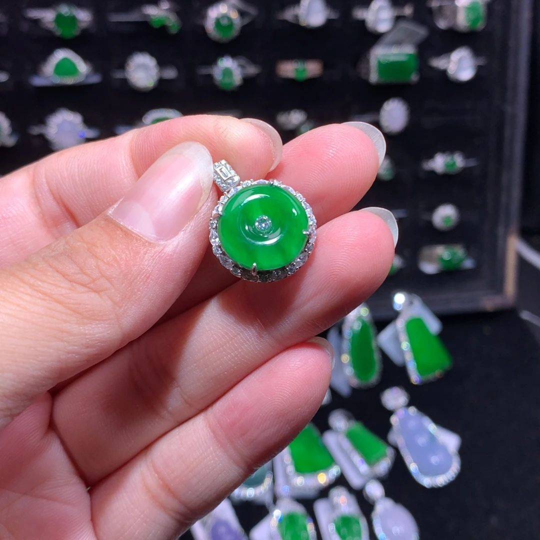 翡翠银S925镶嵌颈饰翡翠