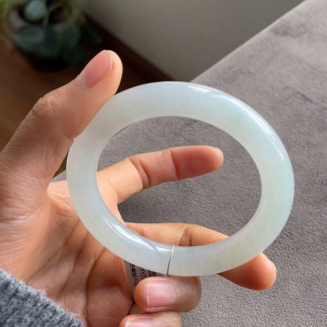 翡翠未镶嵌手镯糯冰