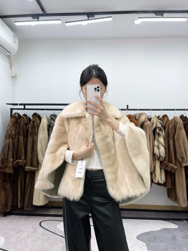EE35米色中古进口水貂毛斗篷外套下摆为204衣长67