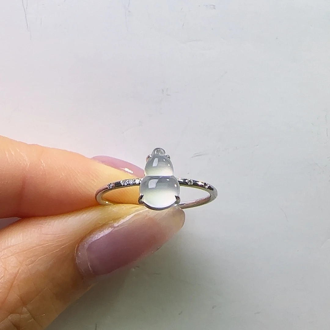 翡翠戒指18K金镶嵌天然缅料A货 白冰葫芦戒指