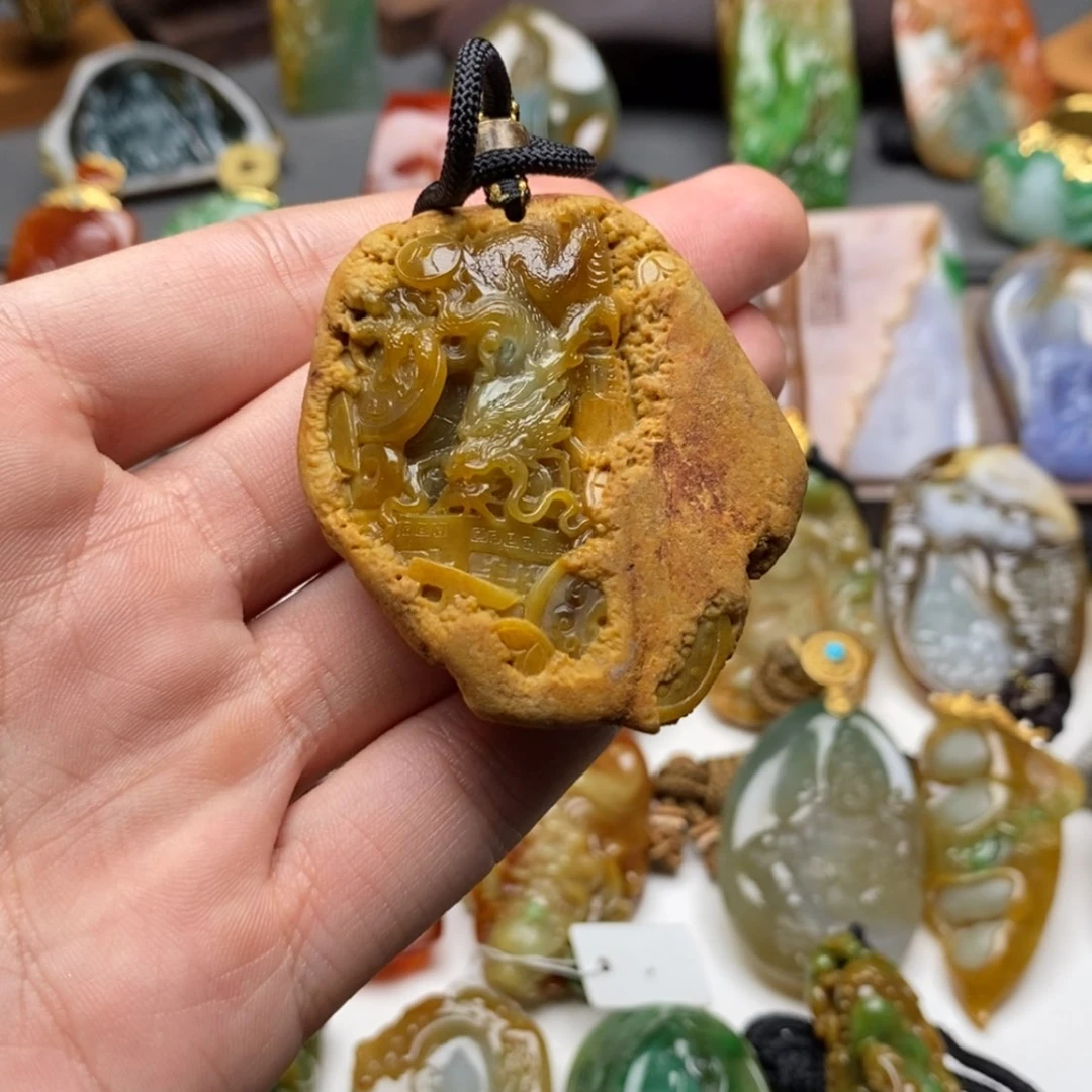 【闪购商品】翡翠颈饰未镶嵌一