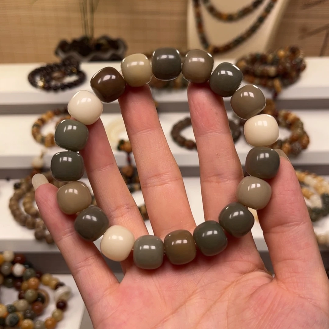 吊坠白玉菩提桶珠手串一条