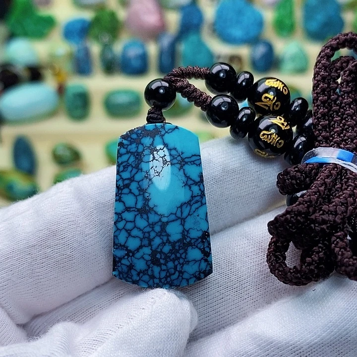 绿松石配饰未镶嵌