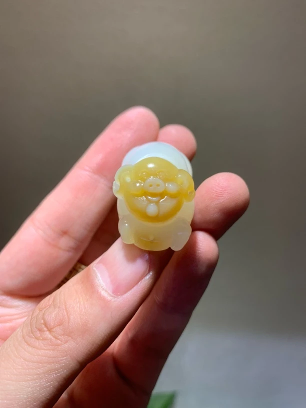 和田玉 羊脂玉 猪 重量29克