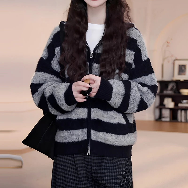 时尚连帽毛衣外套女2025冬季新款慵懒风宽松显瘦百搭条纹针织外套
