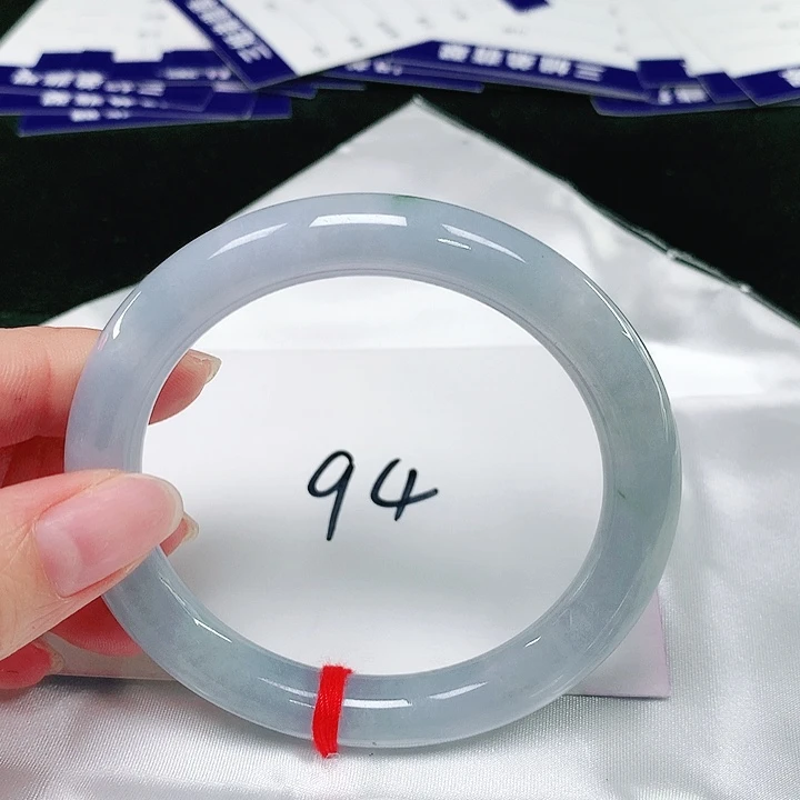 翡翠手镯（圆镯）未镶嵌