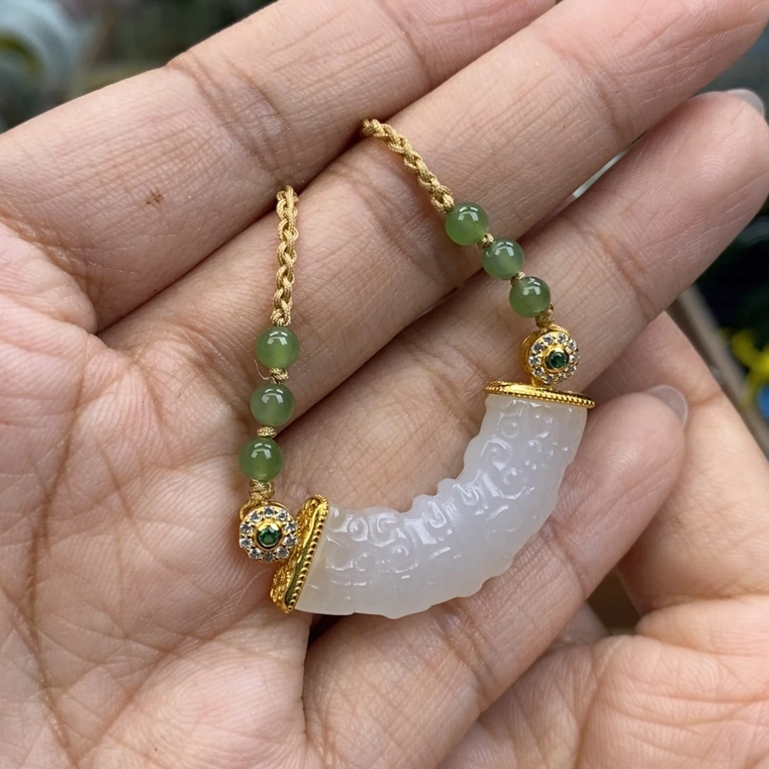 颈饰未镶嵌和田玉