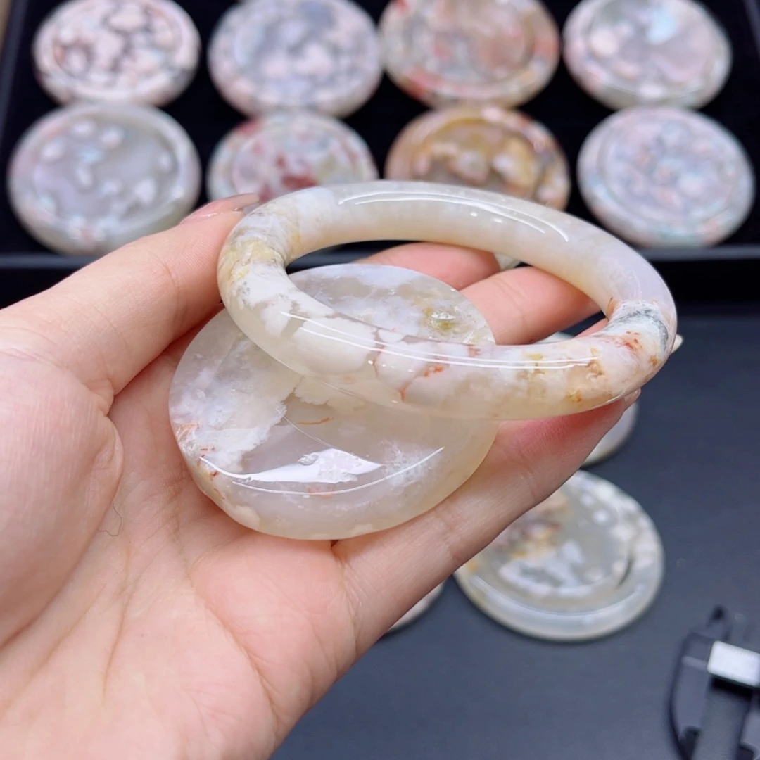 玛瑙/玉髓手镯未镶嵌55