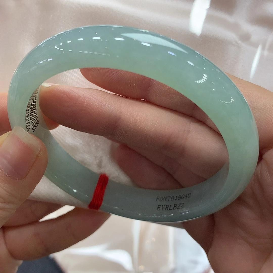 翡翠未镶嵌手镯64正圈