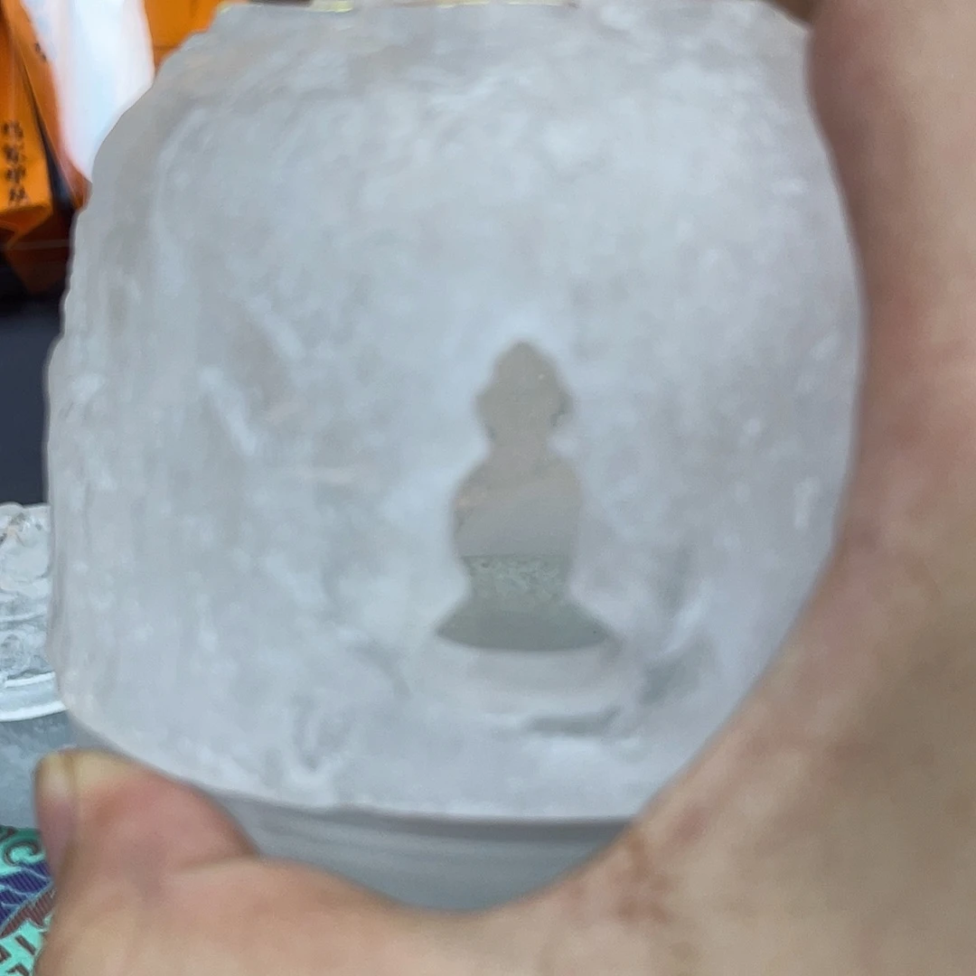 A***n搪瓷杯子里还有很多东西