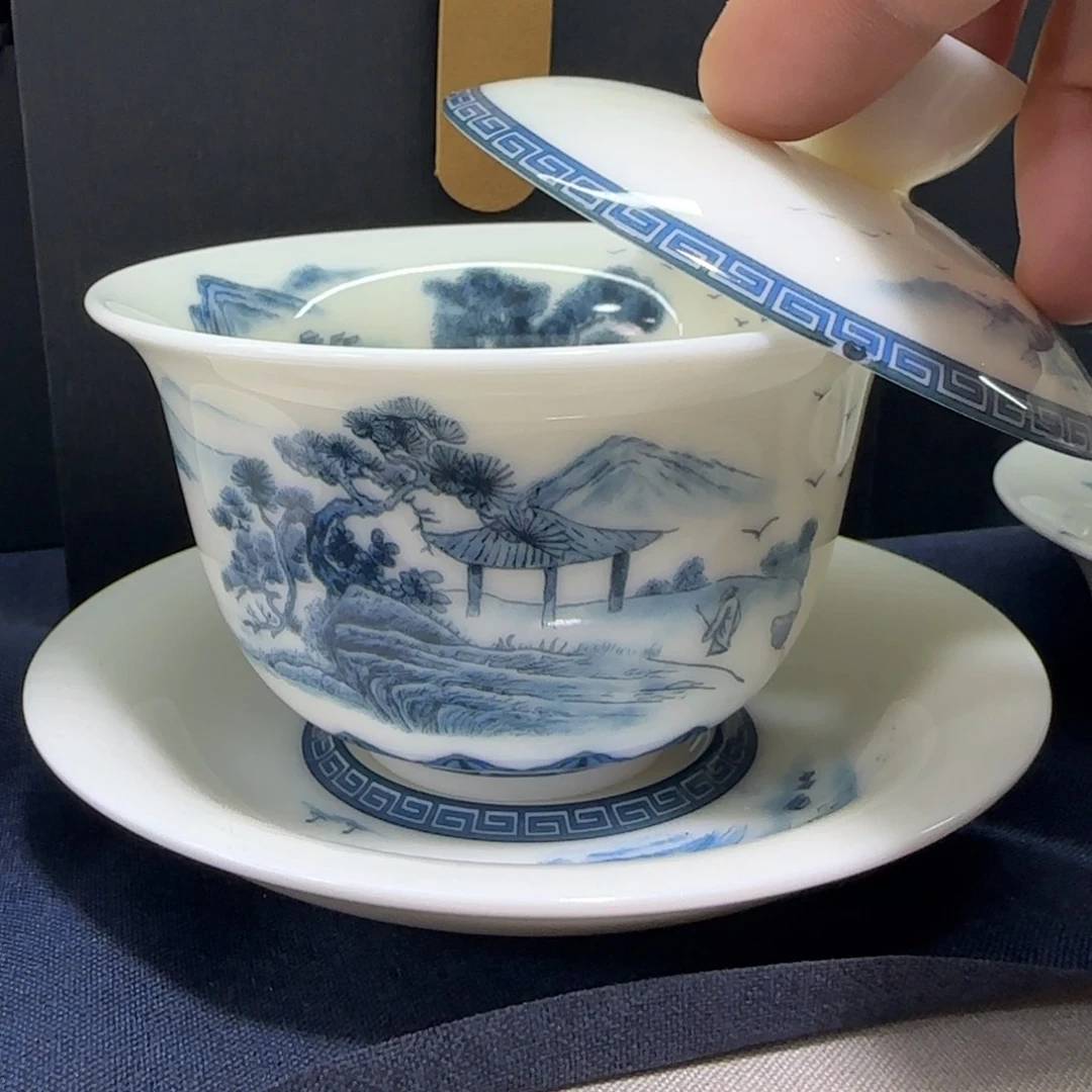 高温下的高温天气使人心情愉悦