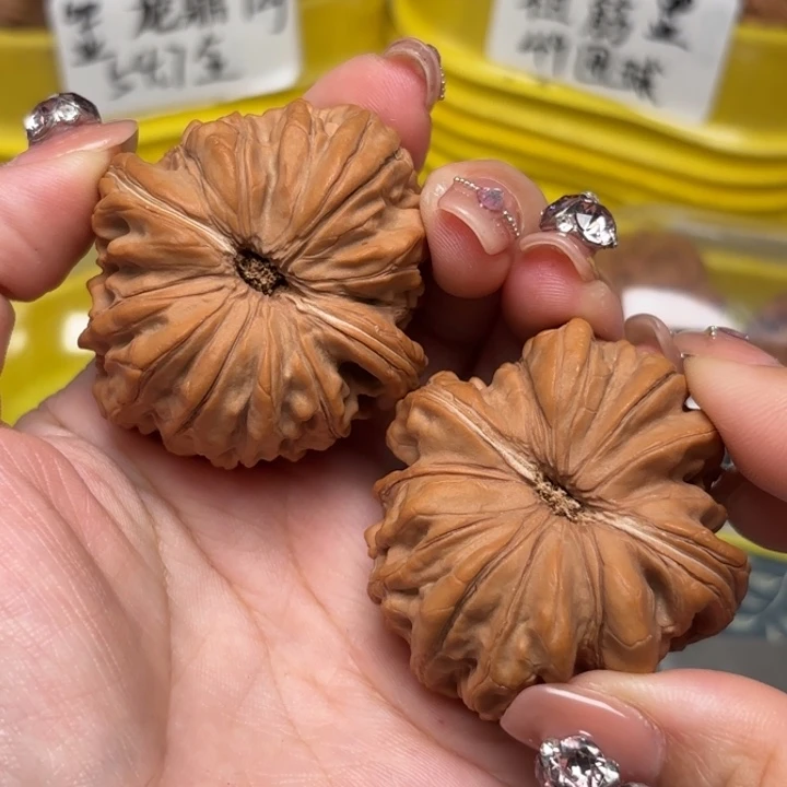 T***s吊坠文玩核桃47-34204-02