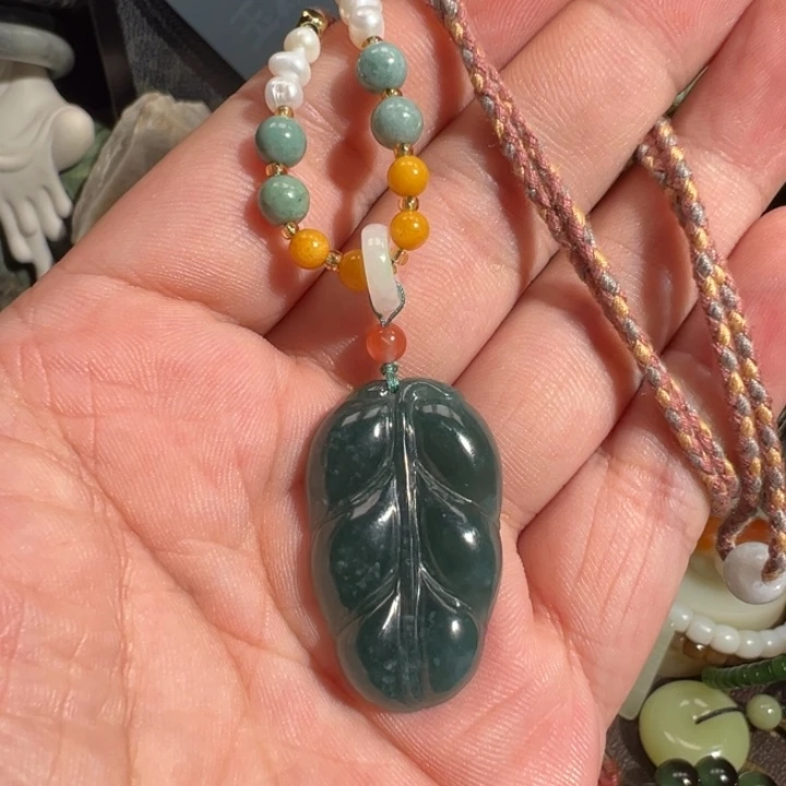 翡翠未镶嵌颈饰 夜场福利18