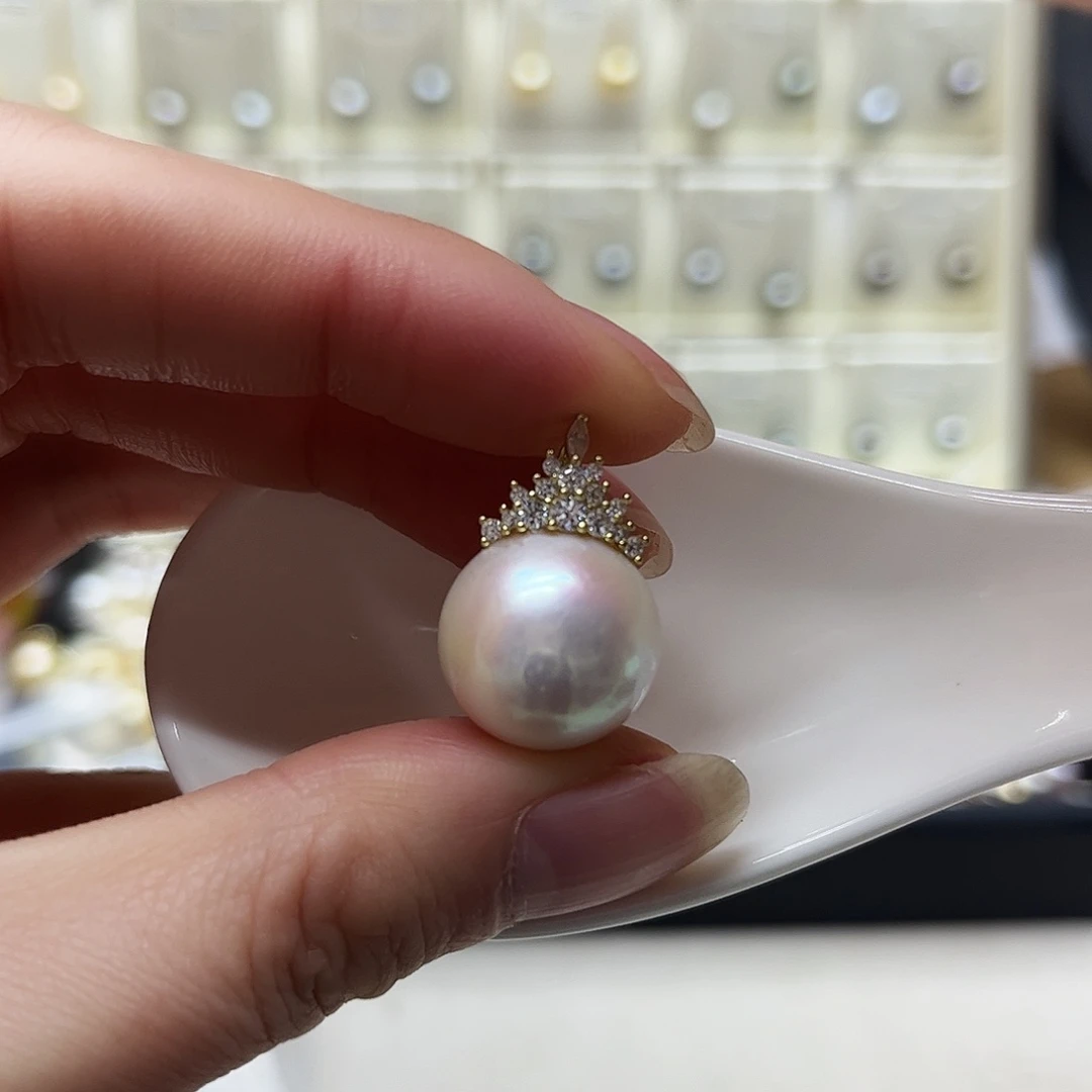 颈饰银S925镶嵌淡水珍珠