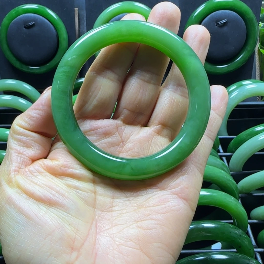 和田玉未镶嵌手镯