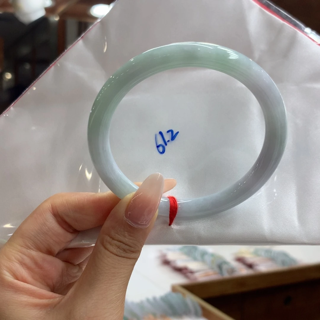 翡翠手镯未镶嵌买断