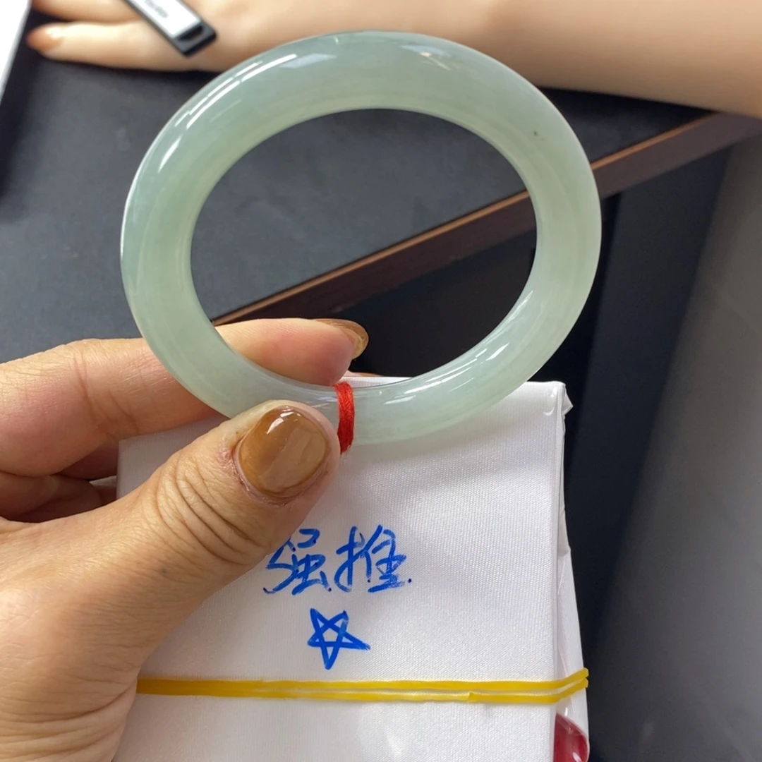 翡翠未镶嵌手镯手镯