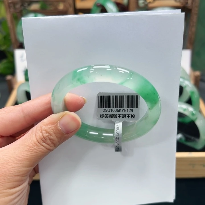 媚***媚石英质玉未镶嵌手镯➕佳佳55