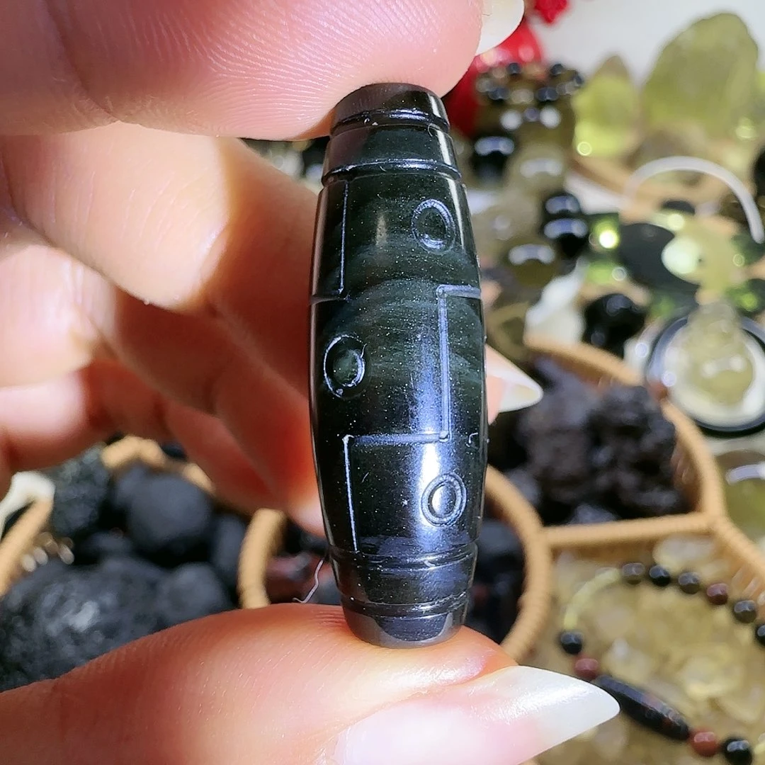 西藏绿沙九眼天珠