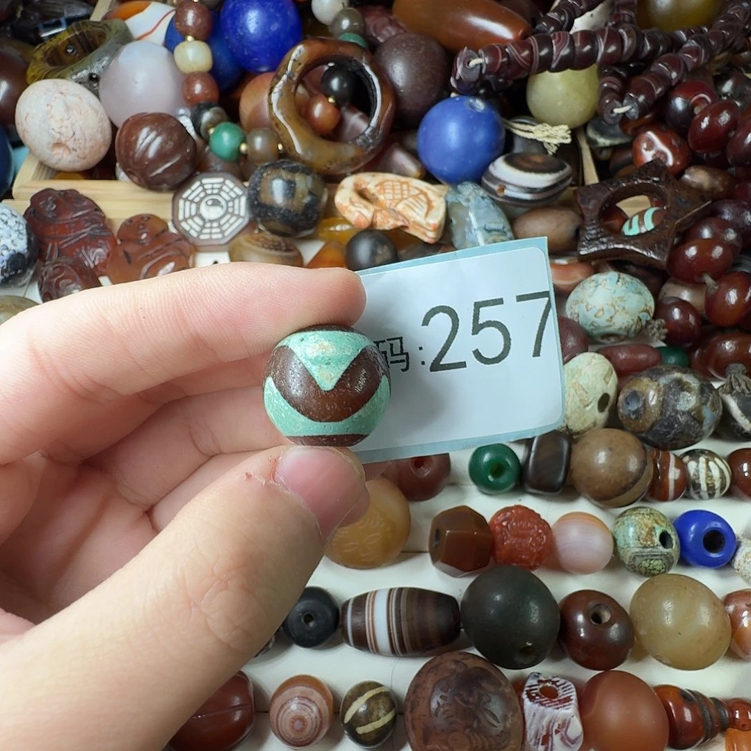 春***云玛瑙/玉髓未镶嵌纯天然玛瑙珠子